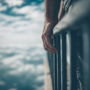 Peur du vide : quand le corps panique malgré la sécurité